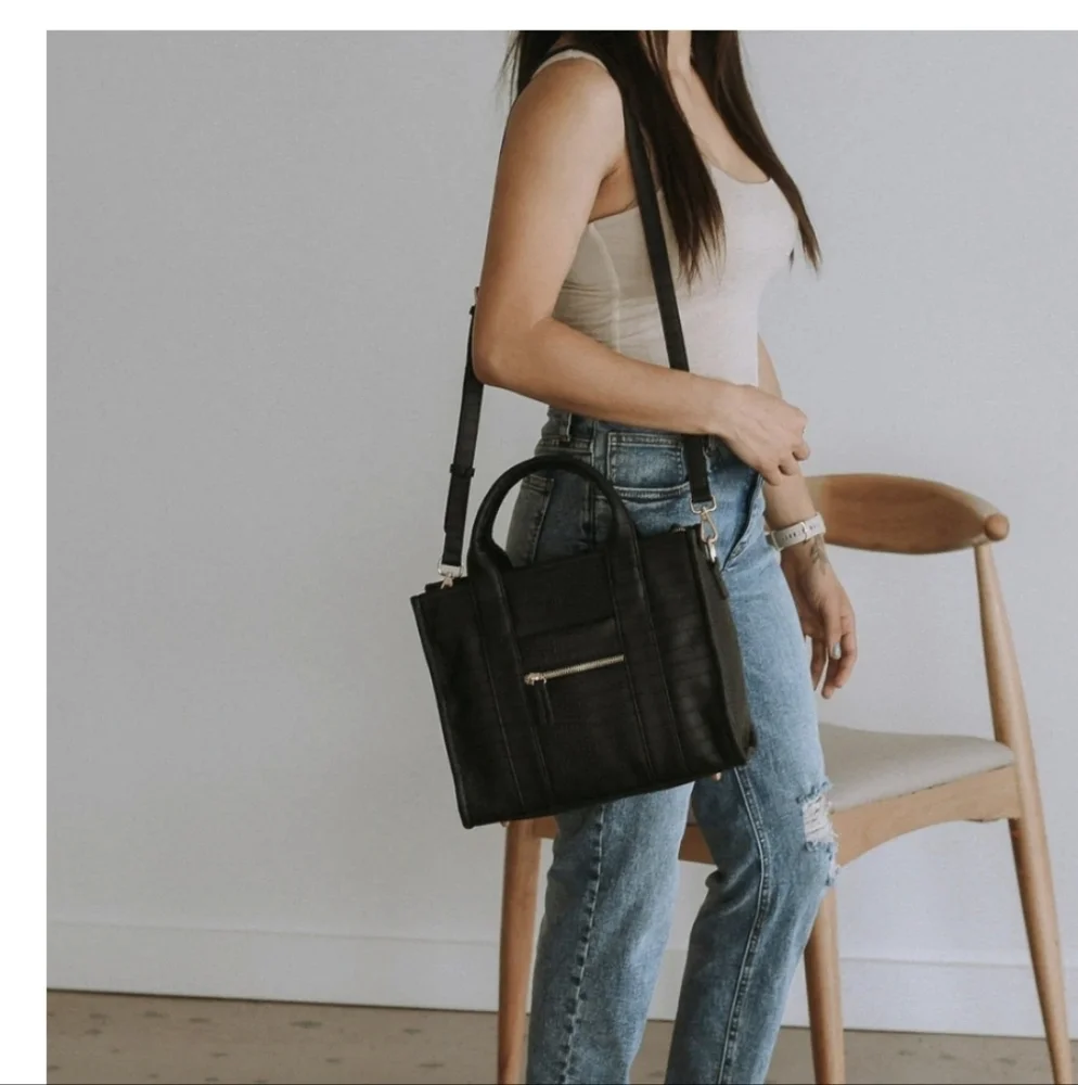 Aria tori bag midnight croc